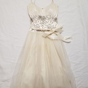 CityTriangles Light Cream-Colored Prom Dress